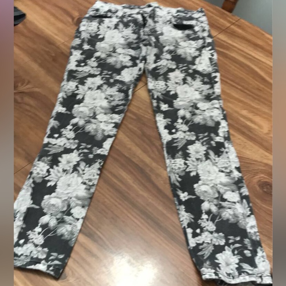 Rose skinny jeans